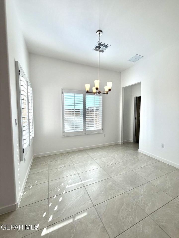 13912 Garforth Ave - Photo 6 of 26