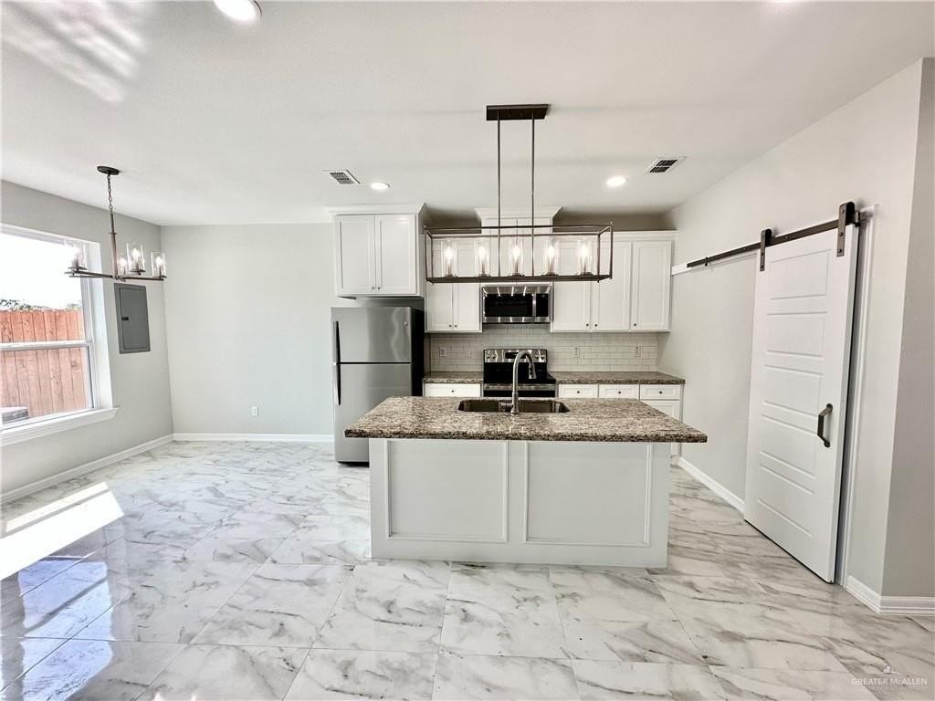 701 W Seminole Ave - Photo 4 of 22