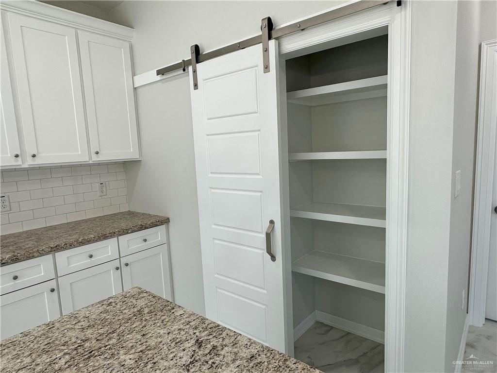 701 W Seminole Ave - Photo 7 of 22