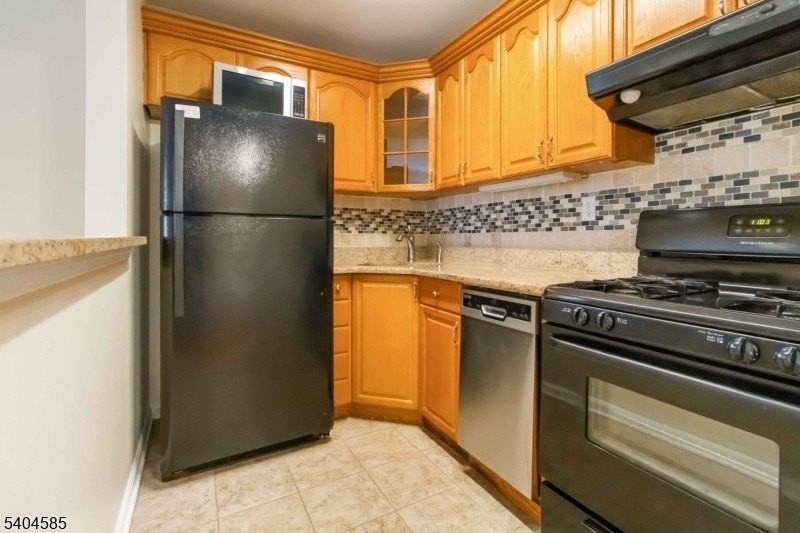 25 River Rd #A17 - Photo 6 of 15