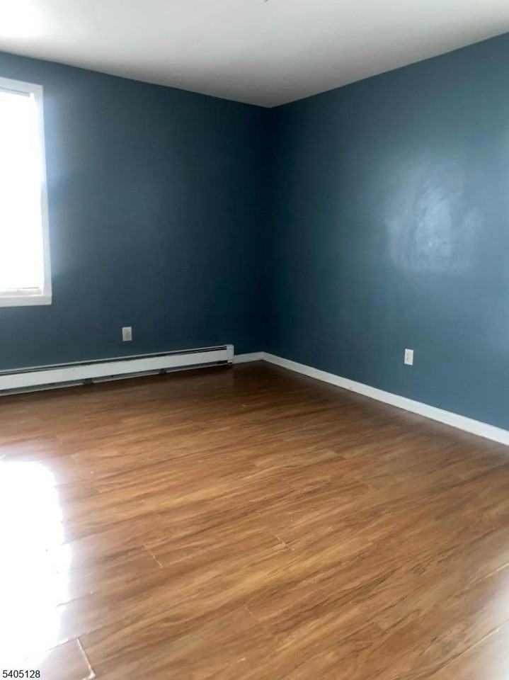 241 Wainwright St - Photo 6 of 11