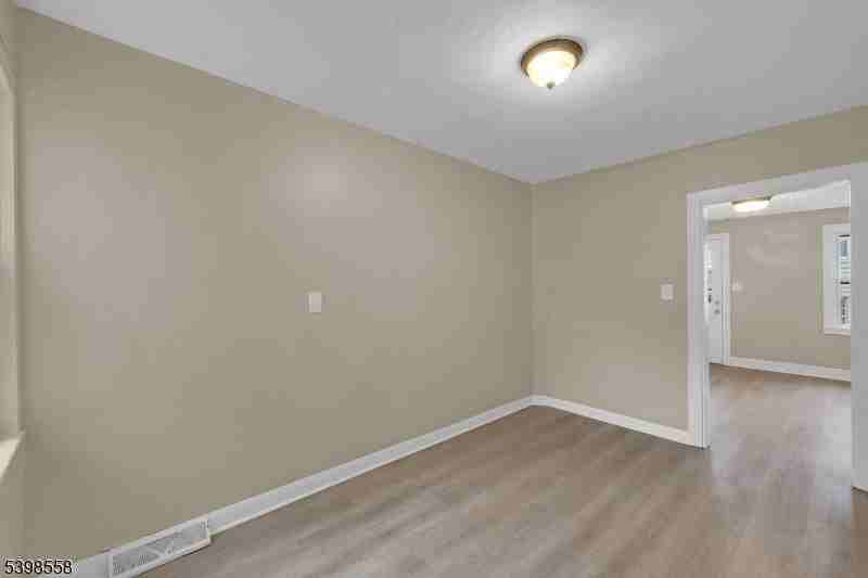 116 Mercer St #LEFT - Photo 7 of 29