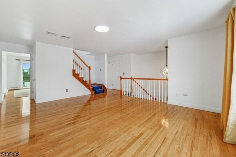 30 Sanford Ave - Photo 4 of 28