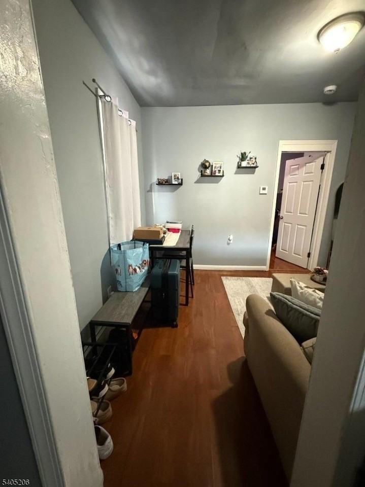 281 Oswald Pl - Photo 3 of 10