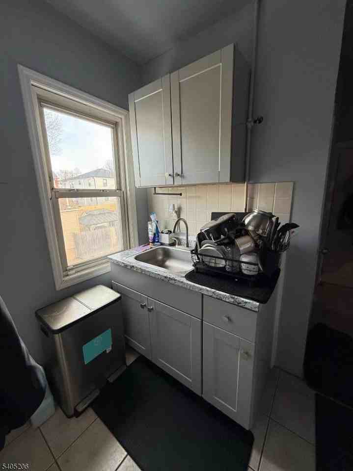 281 Oswald Pl - Photo 7 of 10