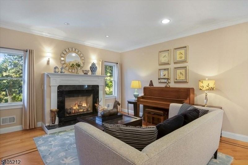 68 Horseneck Rd - Photo 6 of 31