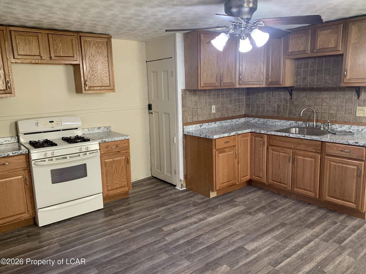 66 S Main St - Photo 6 of 15