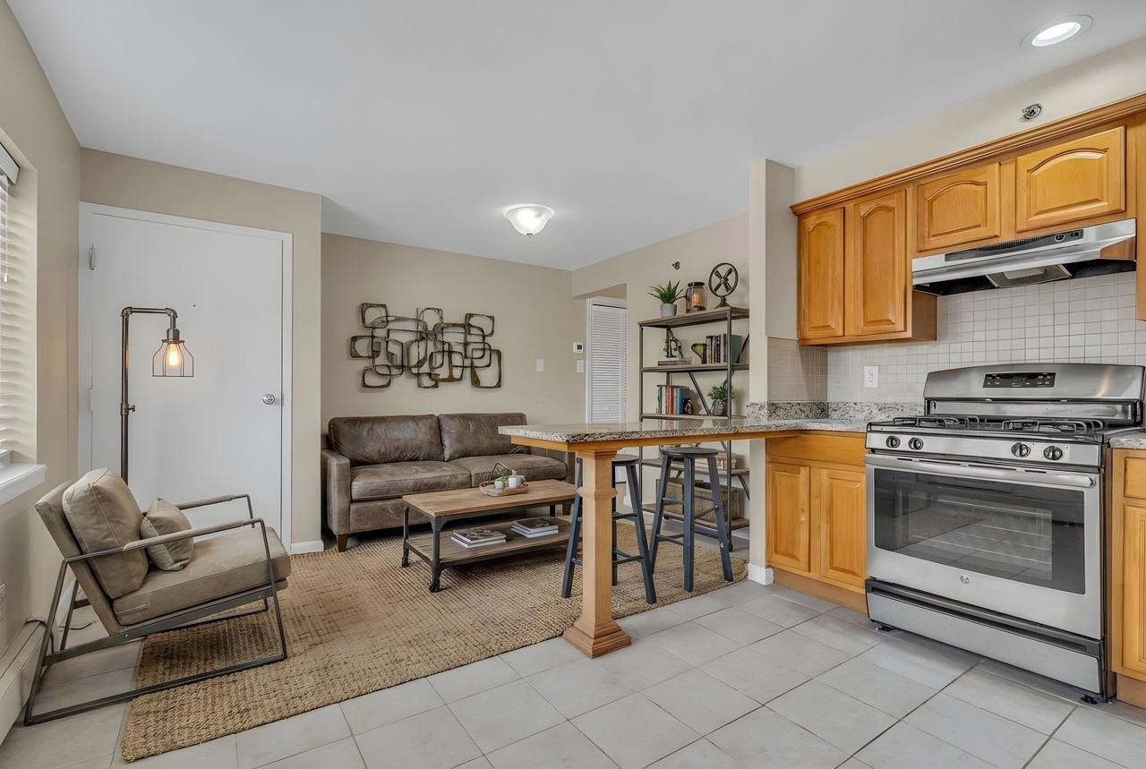 179 Newark Ave - Photo 4 of 9