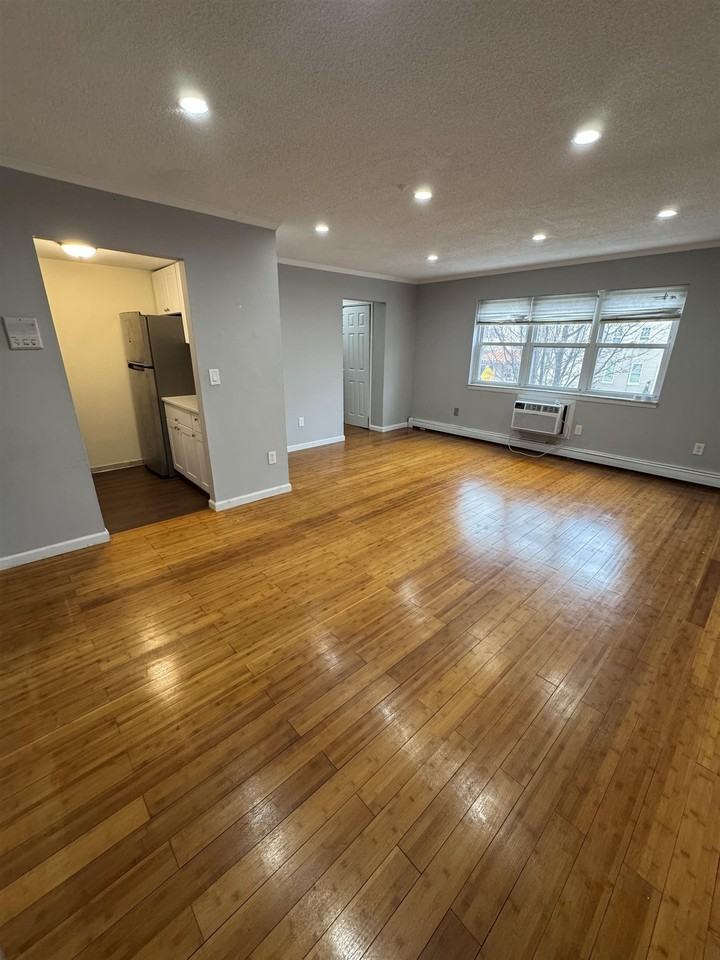 210 Bergenline Ave #10