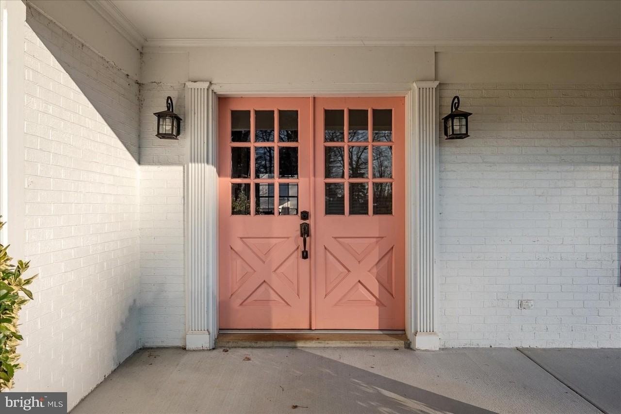 641 W Country Club Dr - Photo 3 of 50