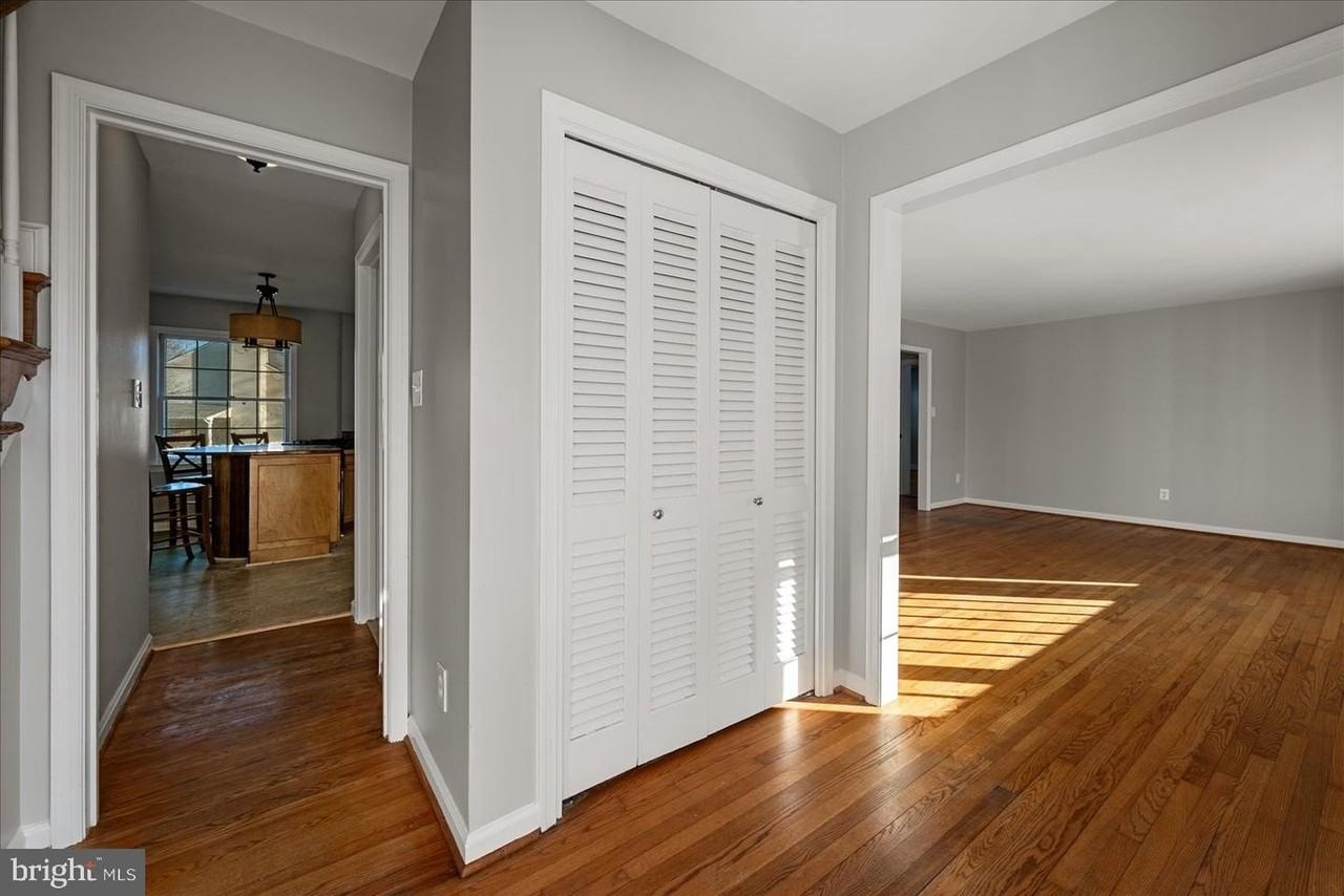 641 W Country Club Dr - Photo 6 of 50