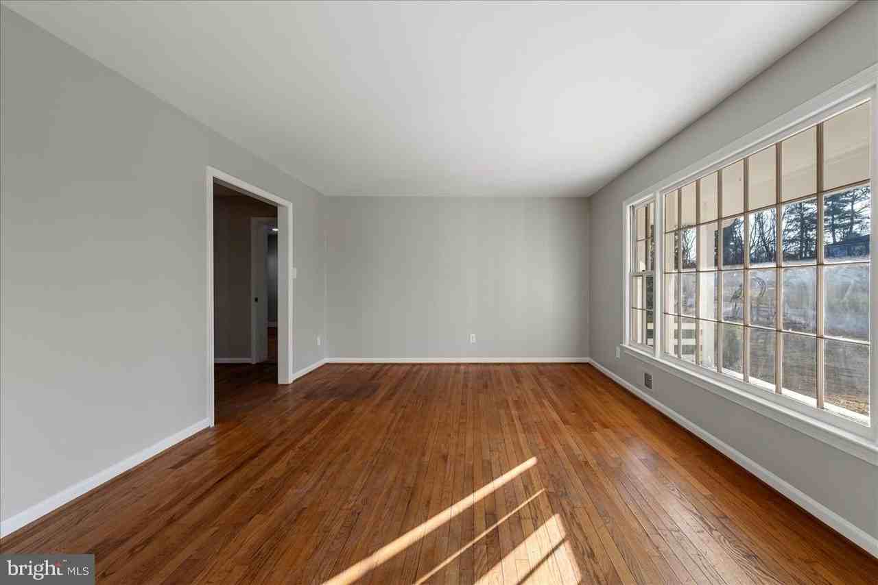 641 W Country Club Dr - Photo 7 of 50