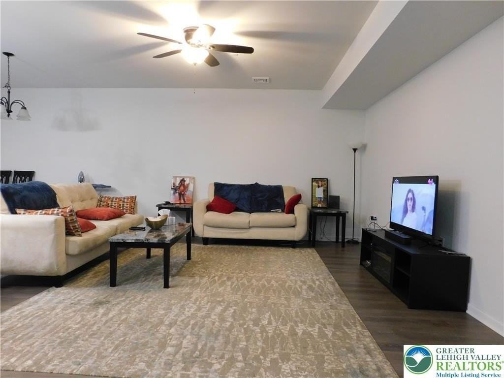 1047 Cetronia Rd Unit 3 #3 - Photo 5 of 19