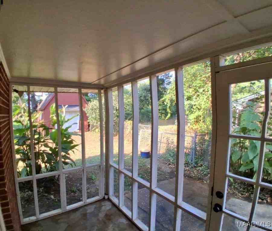 3733 Royal Crest Dr - Photo 5 of 27