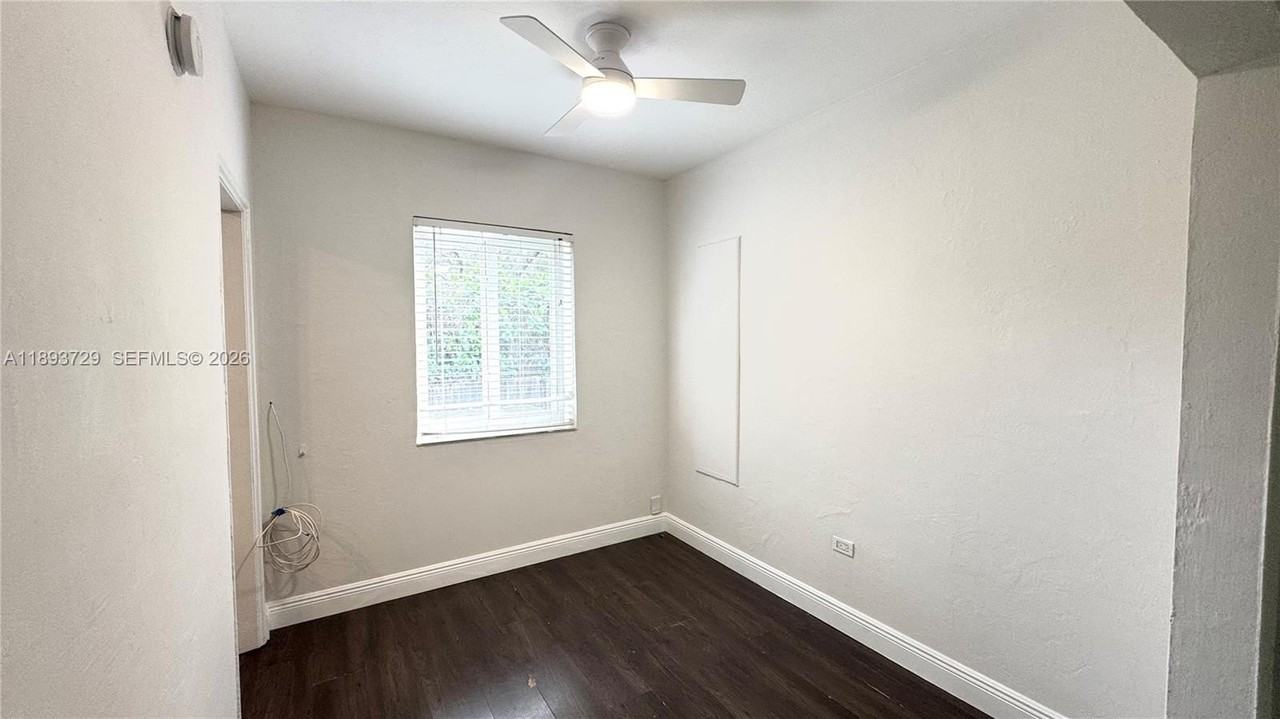 11105 Ne 9th Ave #0 - Photo 4 of 15