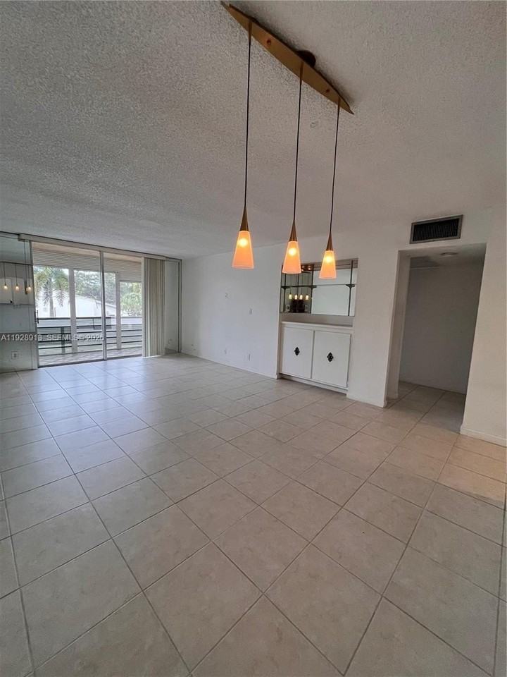 403 Nw 68th Ave #206 - Photo 4 of 35