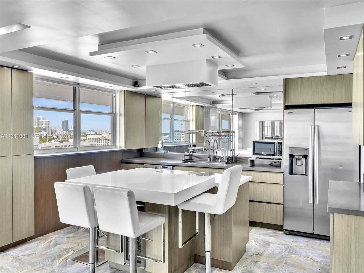 401 Ocean Dr #1103 - Photo 3 of 50