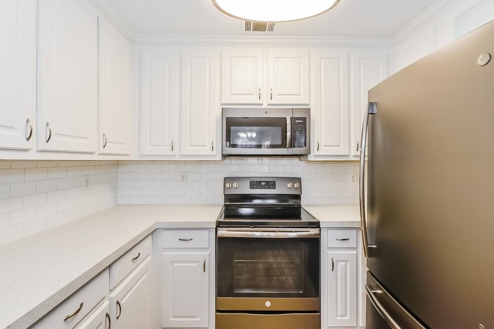 1009 Crystal Brook Way - Photo 5 of 16