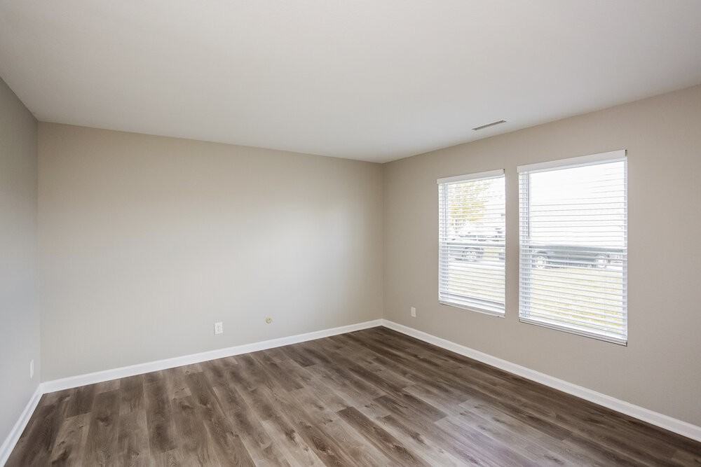 2035 Brookside Ct - Photo 5 of 17