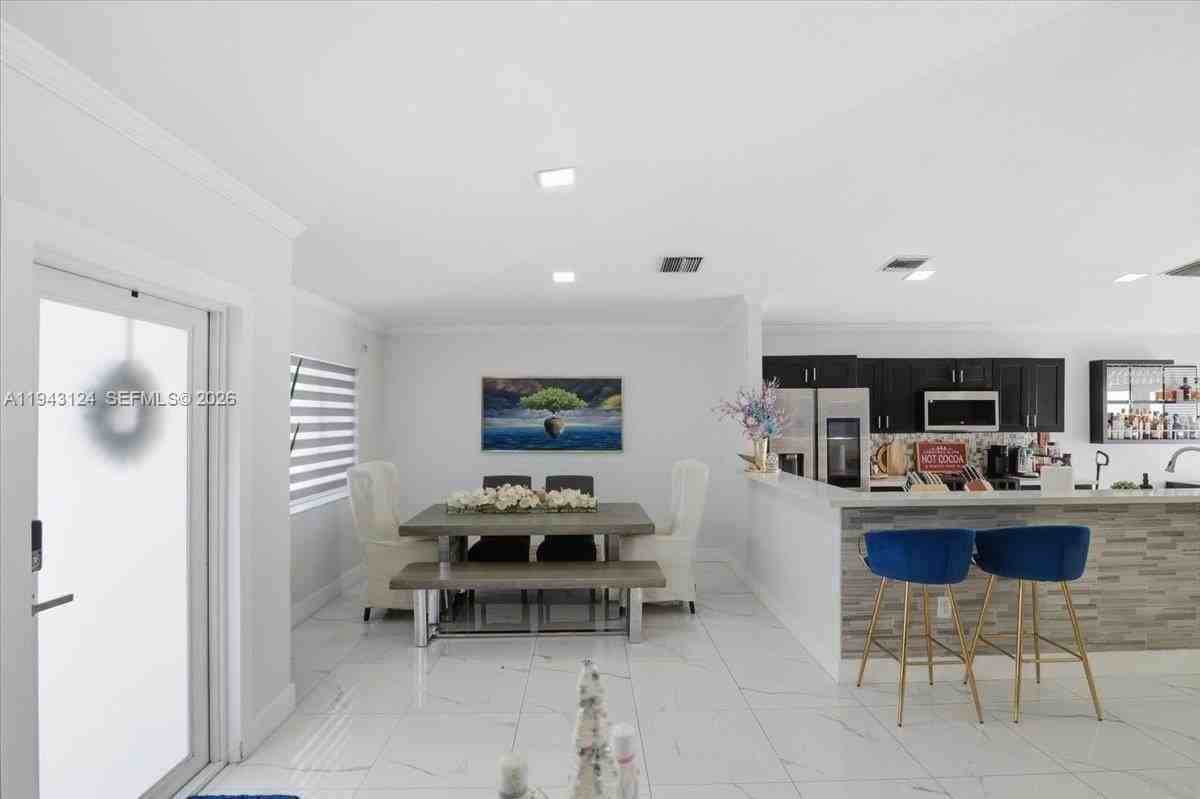 18366 Sw 139th Ct - Photo 7 of 47