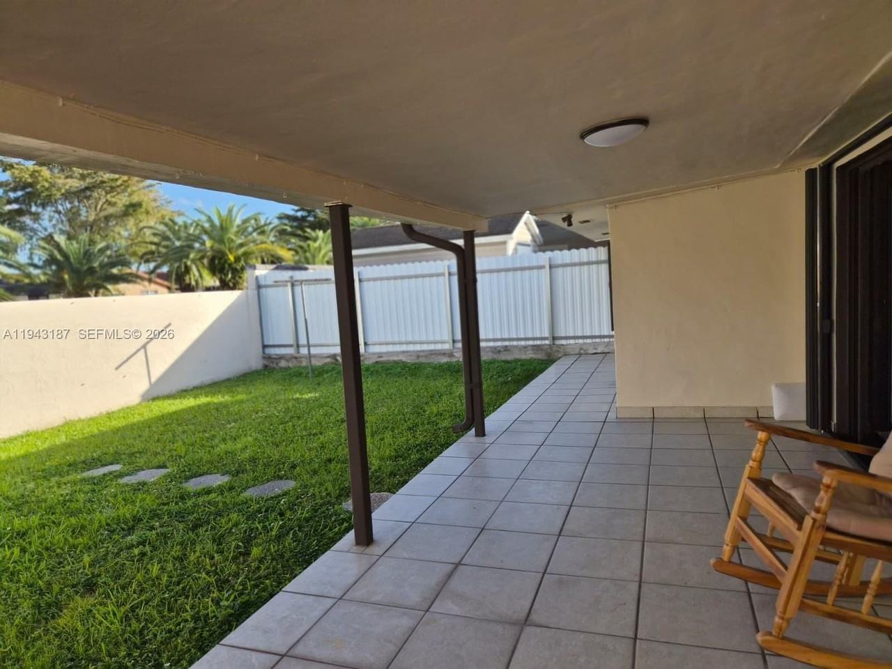 1453 Sw 137th Pl - Photo 4 of 22