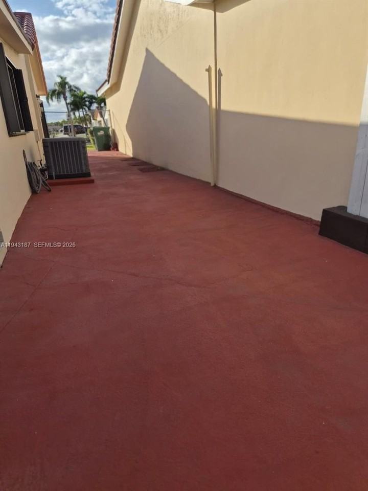 1453 Sw 137th Pl - Photo 6 of 22