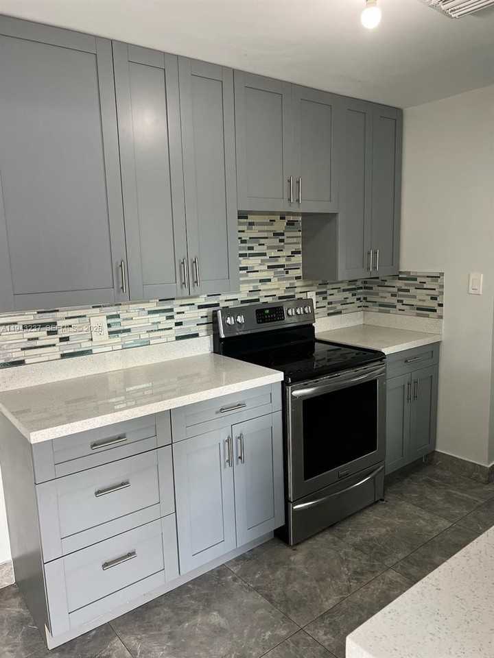 2627 Nw 3rd St #0 - Photo 3 of 9