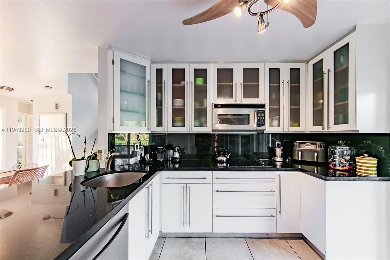 165 Nw 85th Ct #165 - Photo 7 of 22