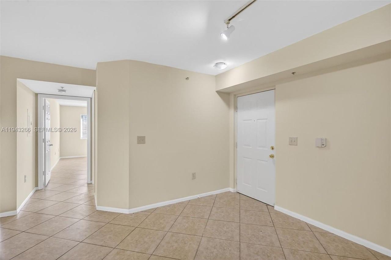 3613 Nw Mediterranean Ln #206 - Photo 4 of 33