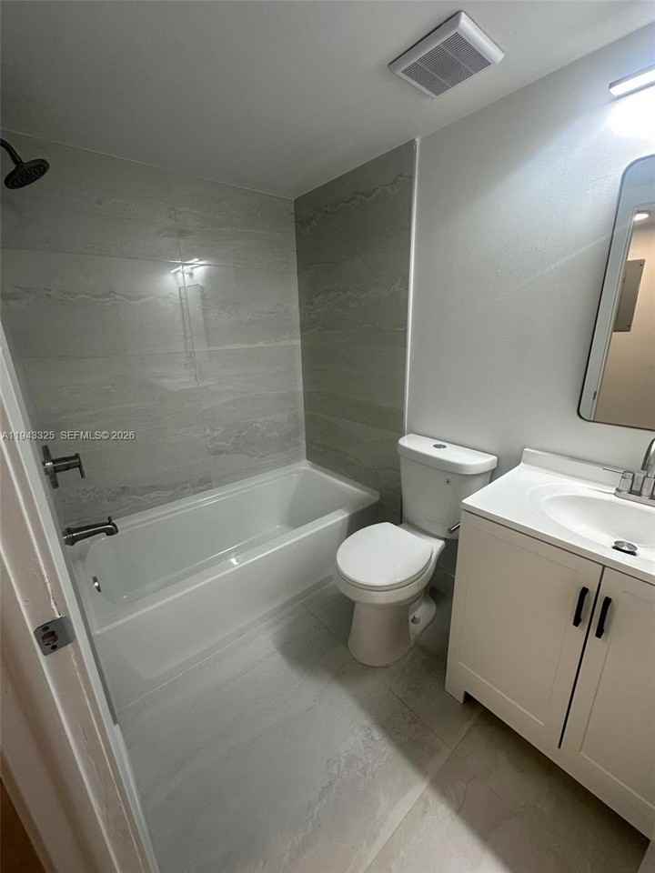 10413 Nw 7th St #104 - Photo 4 of 14