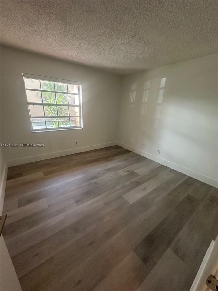 10413 Nw 7th St #104 - Photo 5 of 14