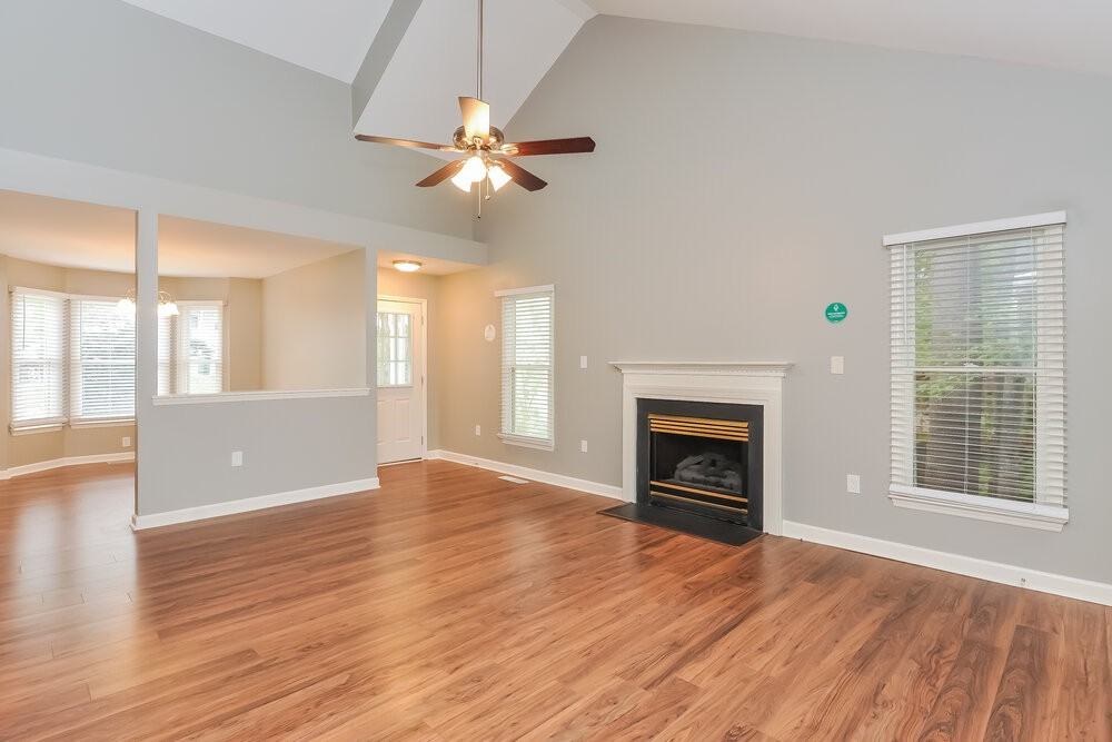 1929 Deep Forest Trl - Photo 3 of 16