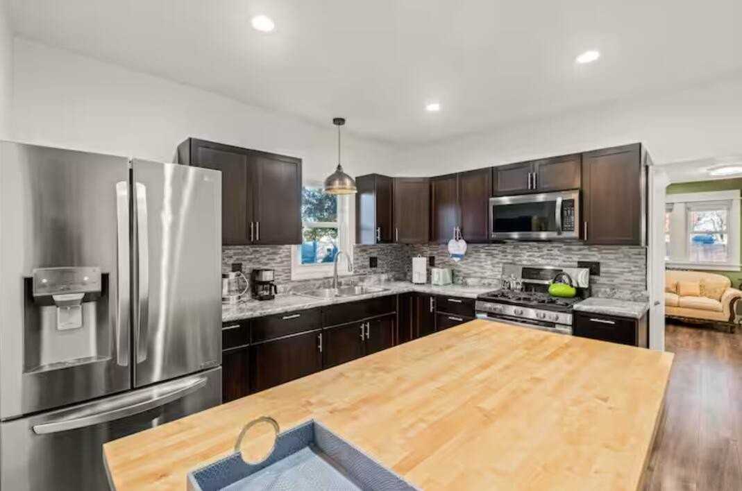 2853 S Ellen St - Photo 3 of 25