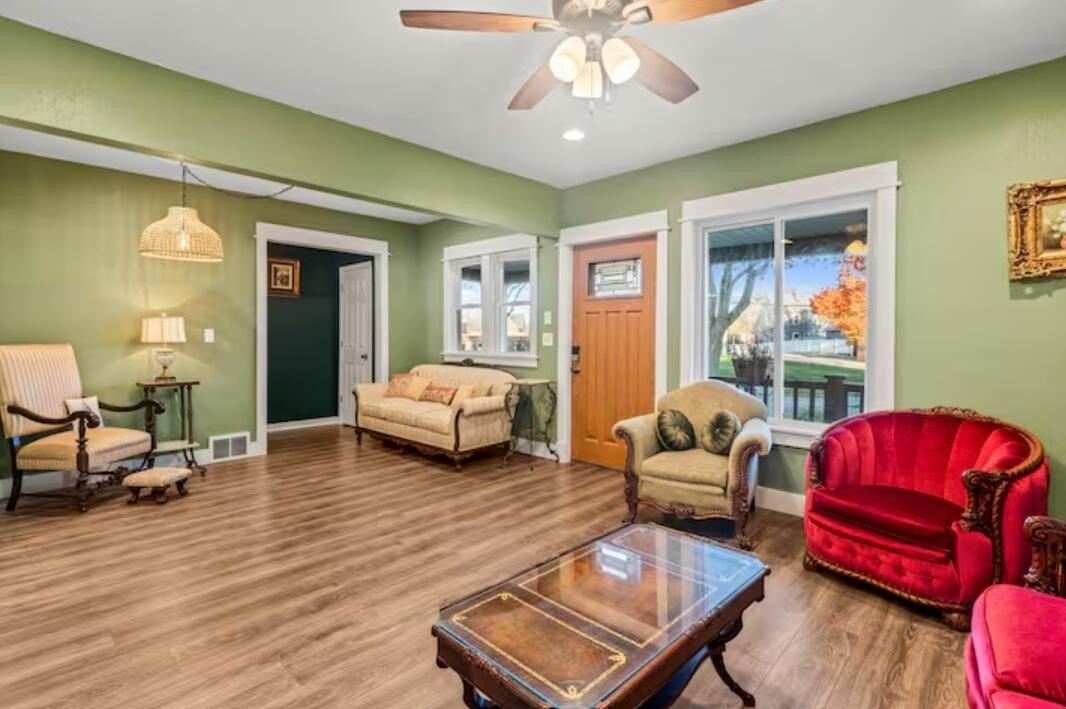 2853 S Ellen St - Photo 7 of 25