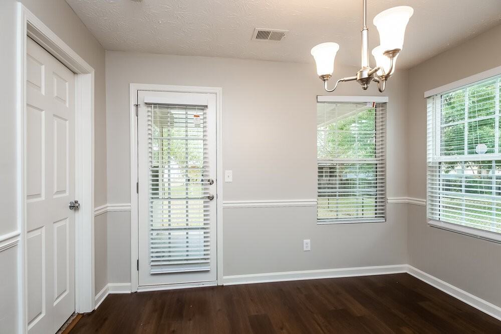 420 Cathedral Dr - Photo 4 of 16