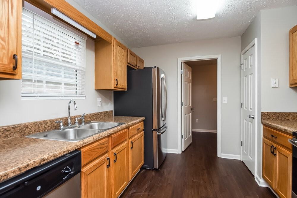 420 Cathedral Dr - Photo 6 of 16