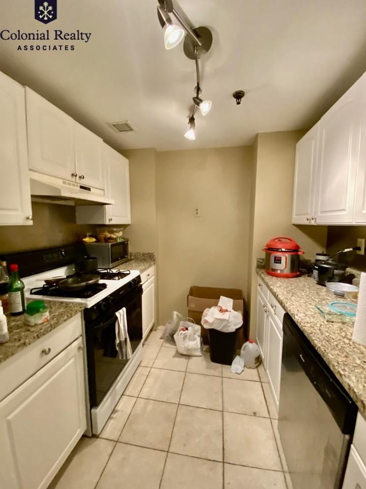 20 N Beacon St - Photo 2 of 9