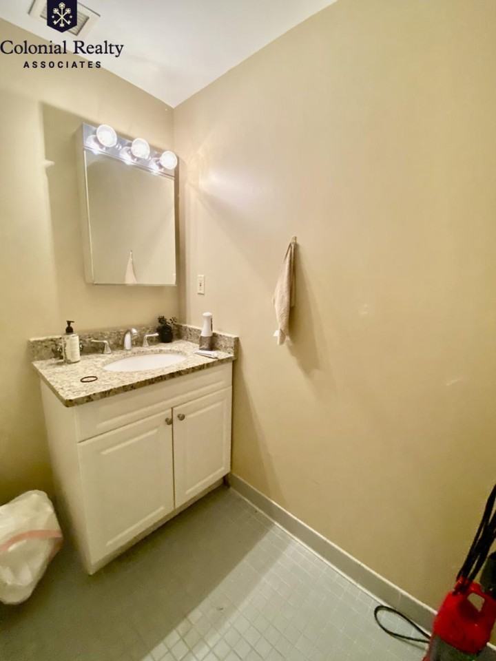 20 N Beacon St - Photo 3 of 9