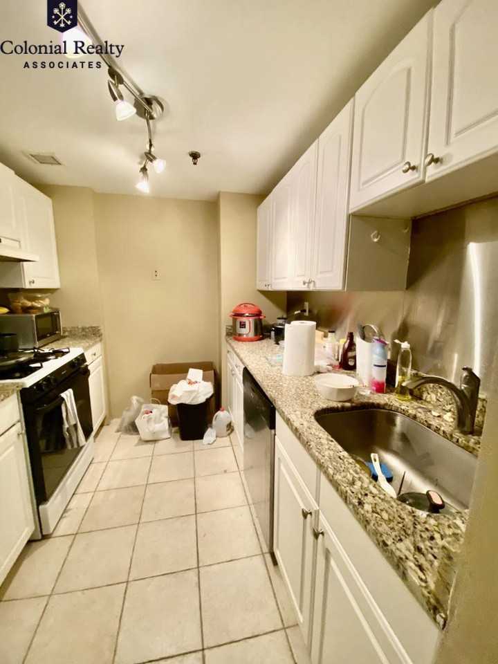 20 N Beacon St - Photo 4 of 9