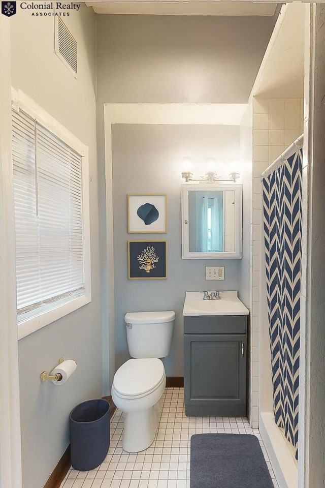 27 Highgate St - Photo 3 of 10