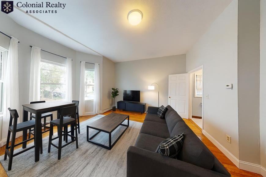27 Highgate St - Photo 4 of 10
