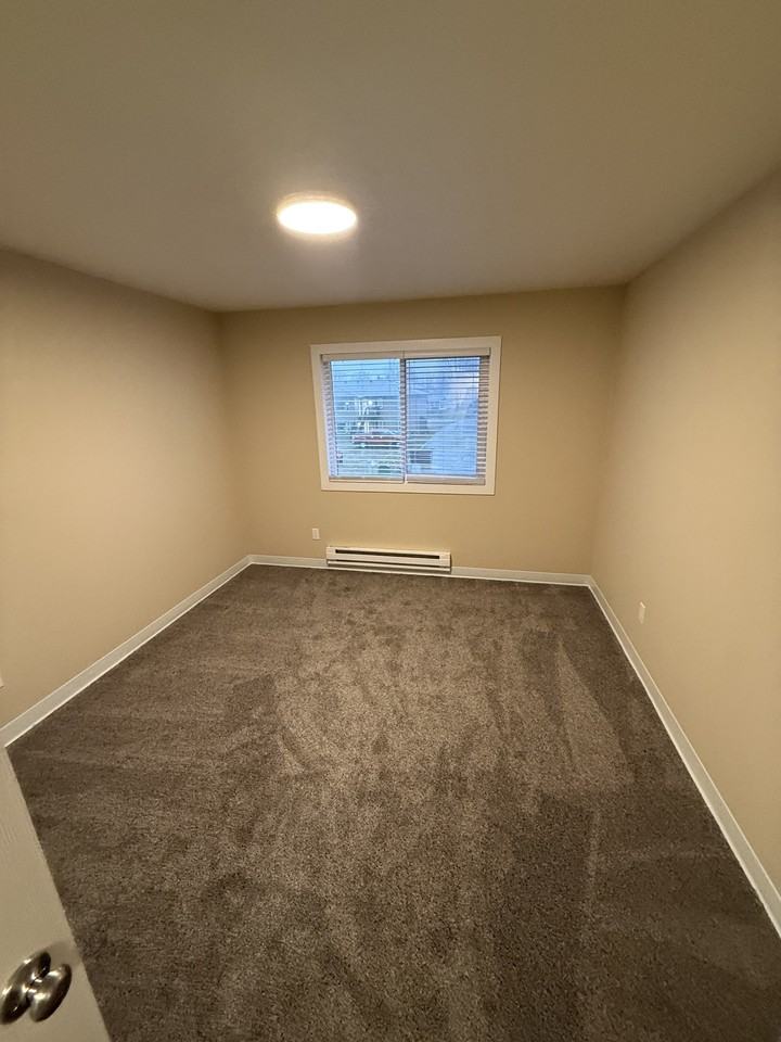 725 South 11th Street - Photo 7 of 11