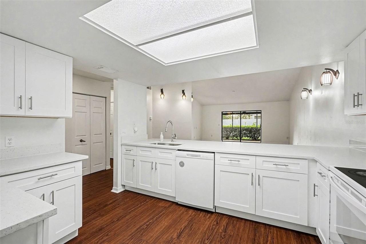 18302 Aintree Ct - Photo 4 of 16