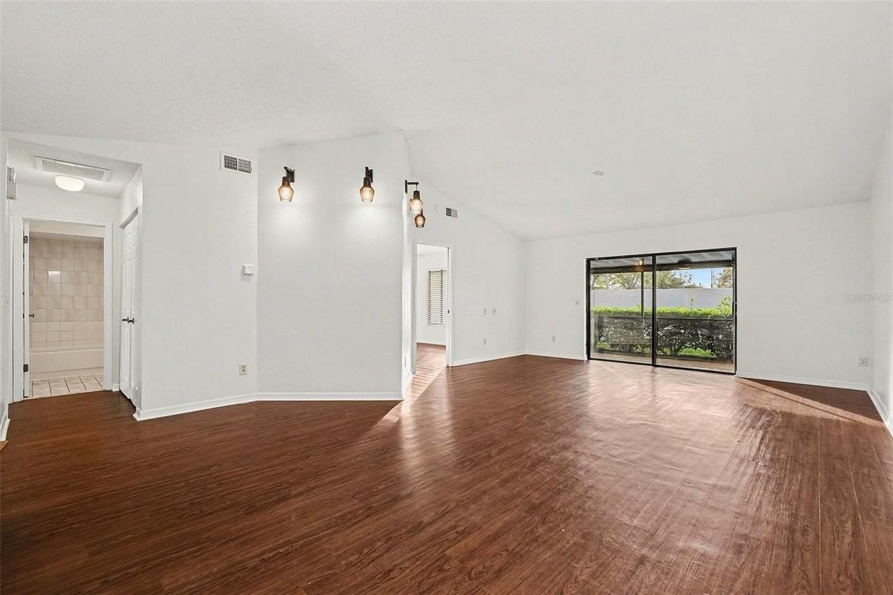 18302 Aintree Ct - Photo 5 of 16