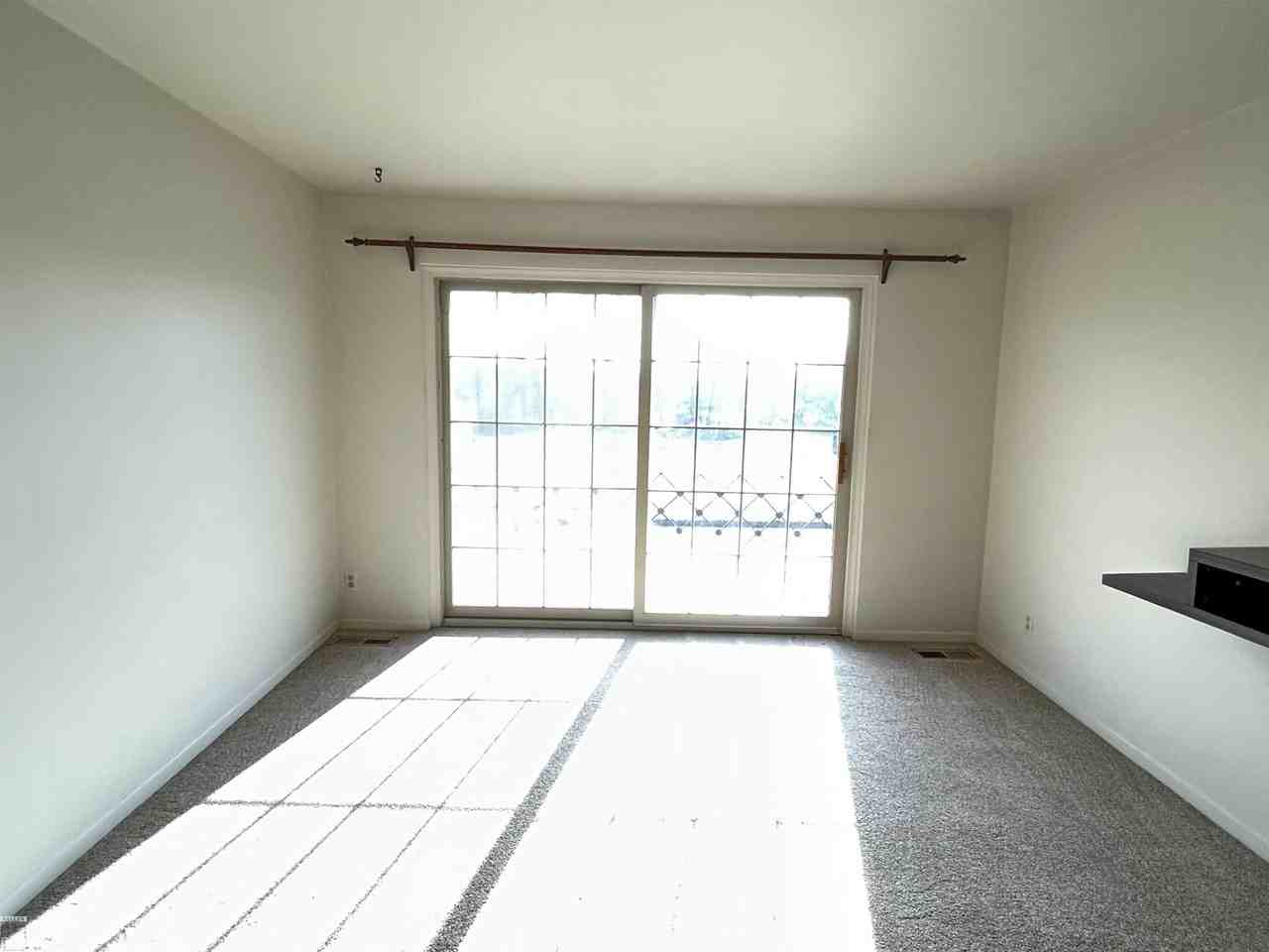 321 Spring St #321 - Photo 5 of 11