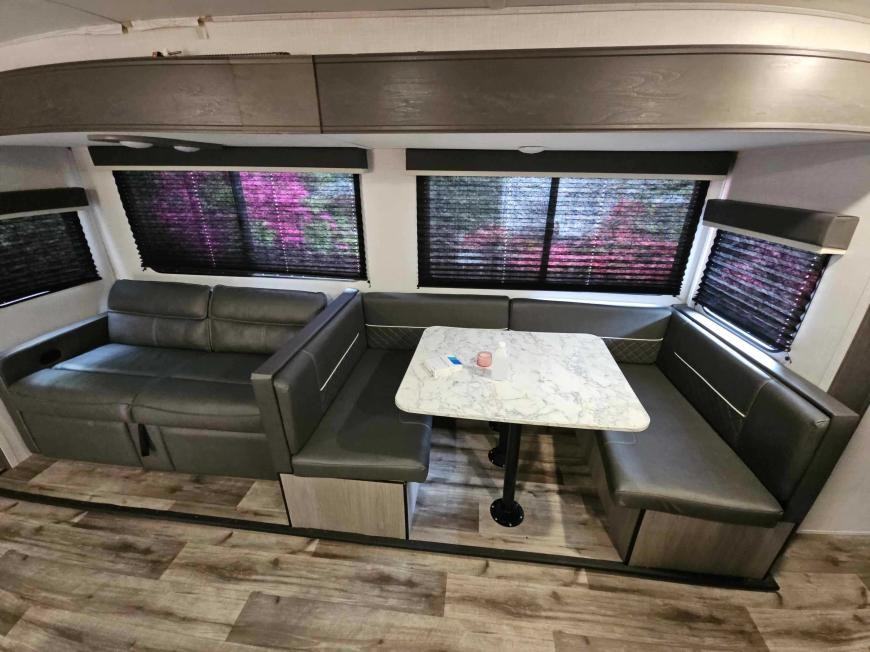 9436 Glade Ave - Photo 7 of 10