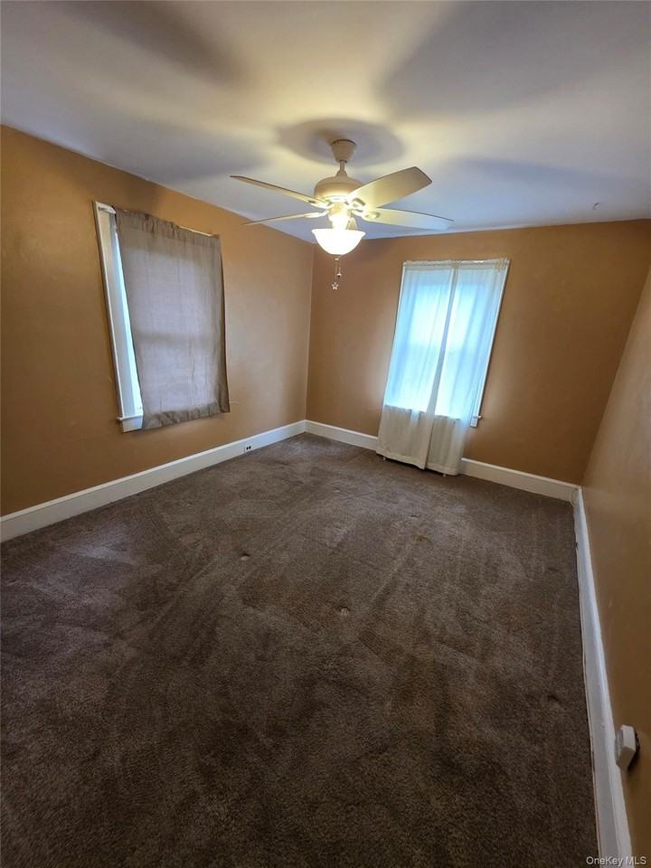 121 4th St - Photo 3 of 10