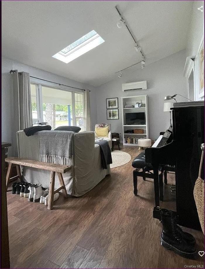 20 Princeton St - Photo 6 of 35