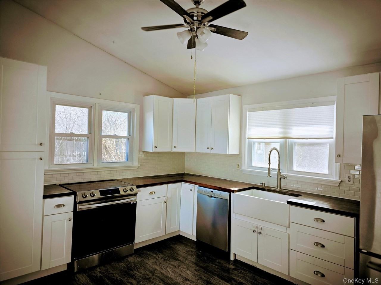 20 Princeton St - Photo 7 of 35