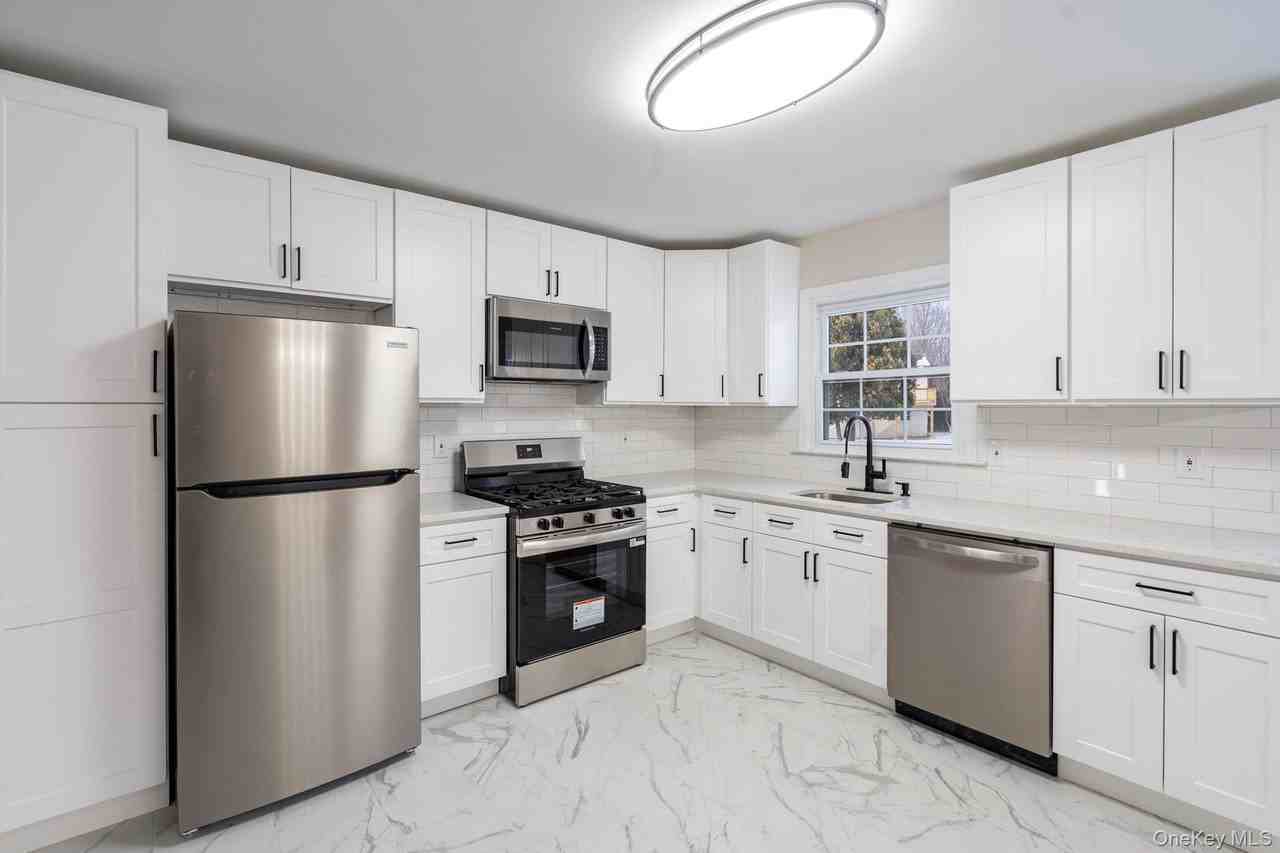 148 Chandler Ln - Photo 3 of 39